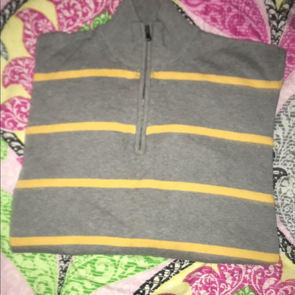 Old Navy Men's Sweater - Picture 1 of 4